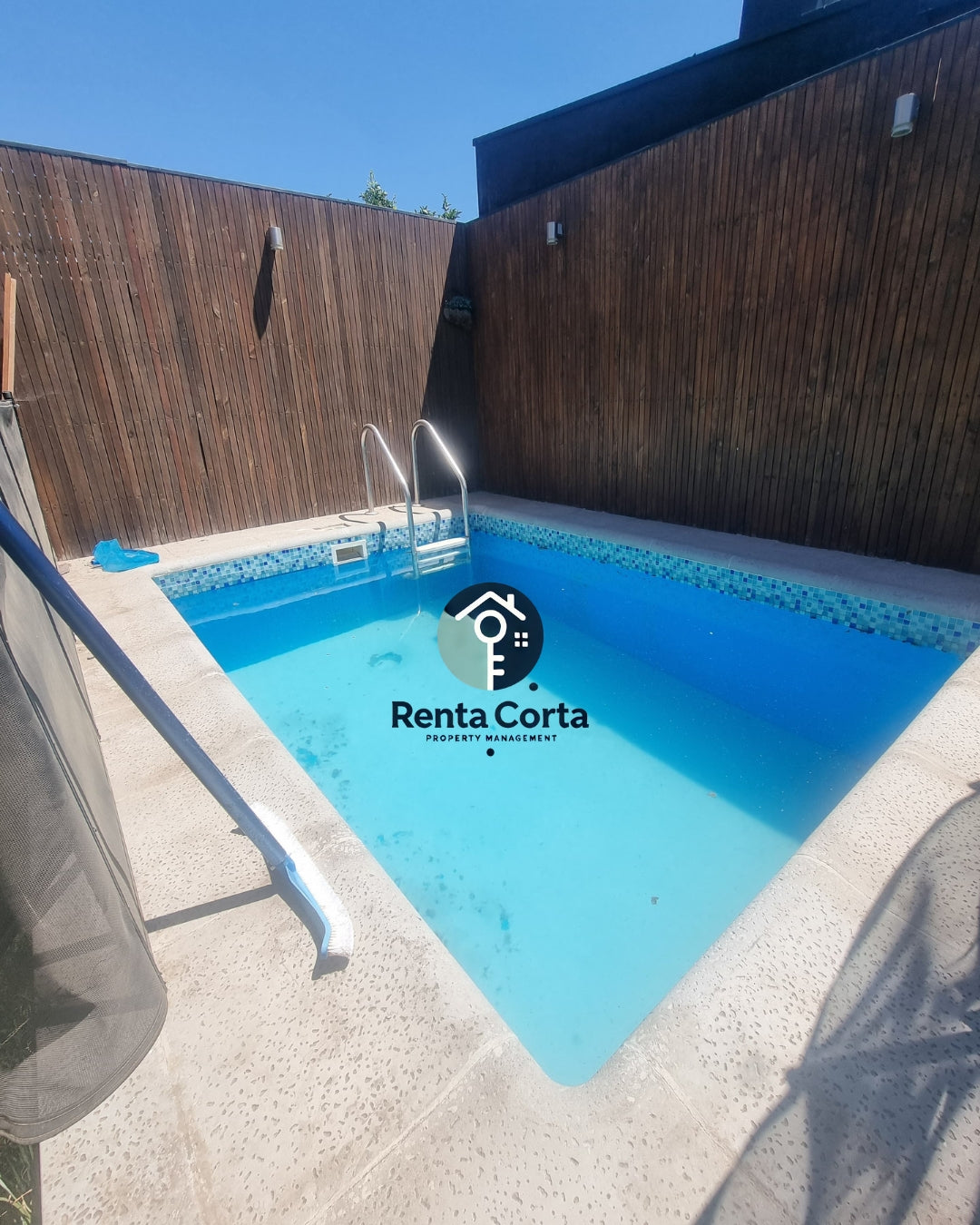 Casa Con Piscina Y Máxima Seguridad En Condominio Privado en Lampa