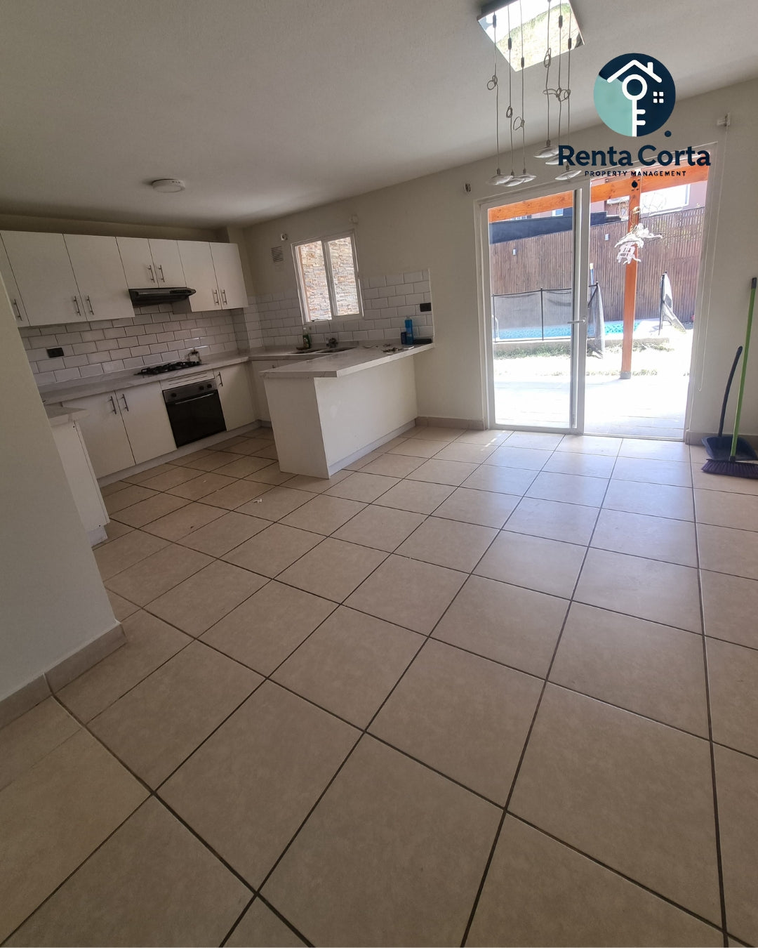 Casa Con Piscina Y Máxima Seguridad En Condominio Privado en Lampa