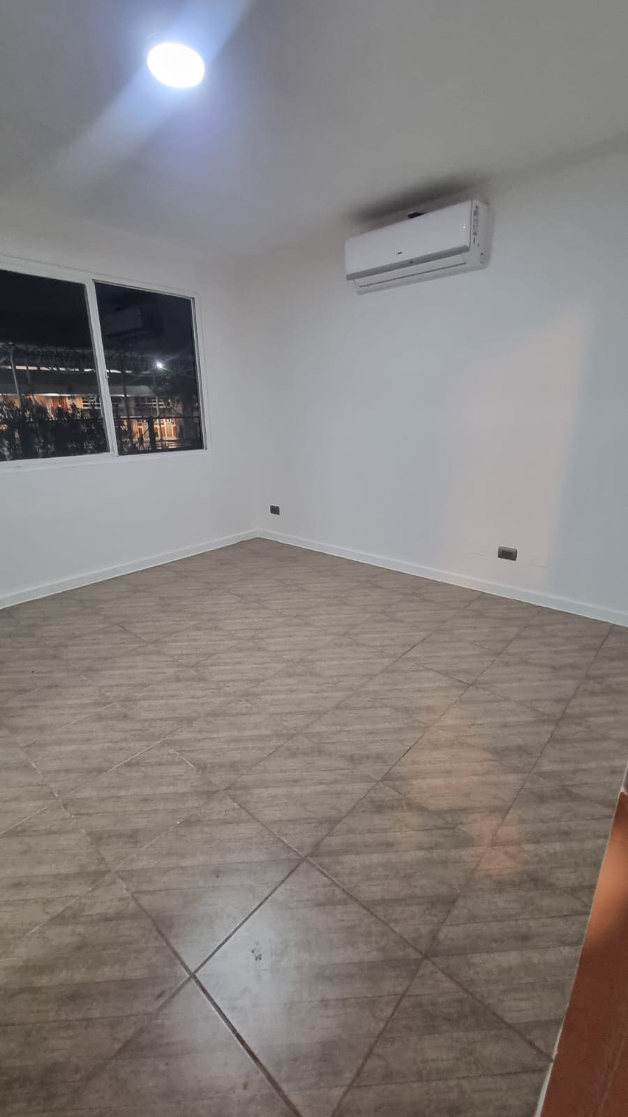 Casa 3D3B Y Máxima Seguridad En Condominio Privado en Valle Grande , Lampa.